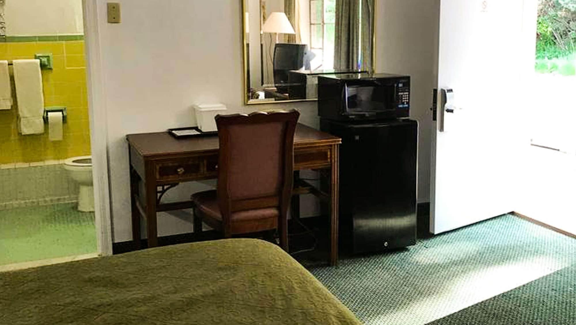 Relax Inn Altoona Bagian luar foto
