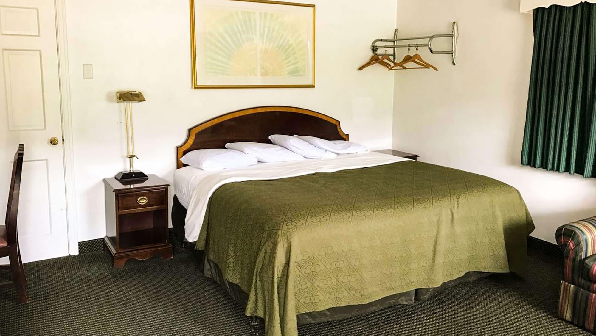 Relax Inn Altoona Bagian luar foto