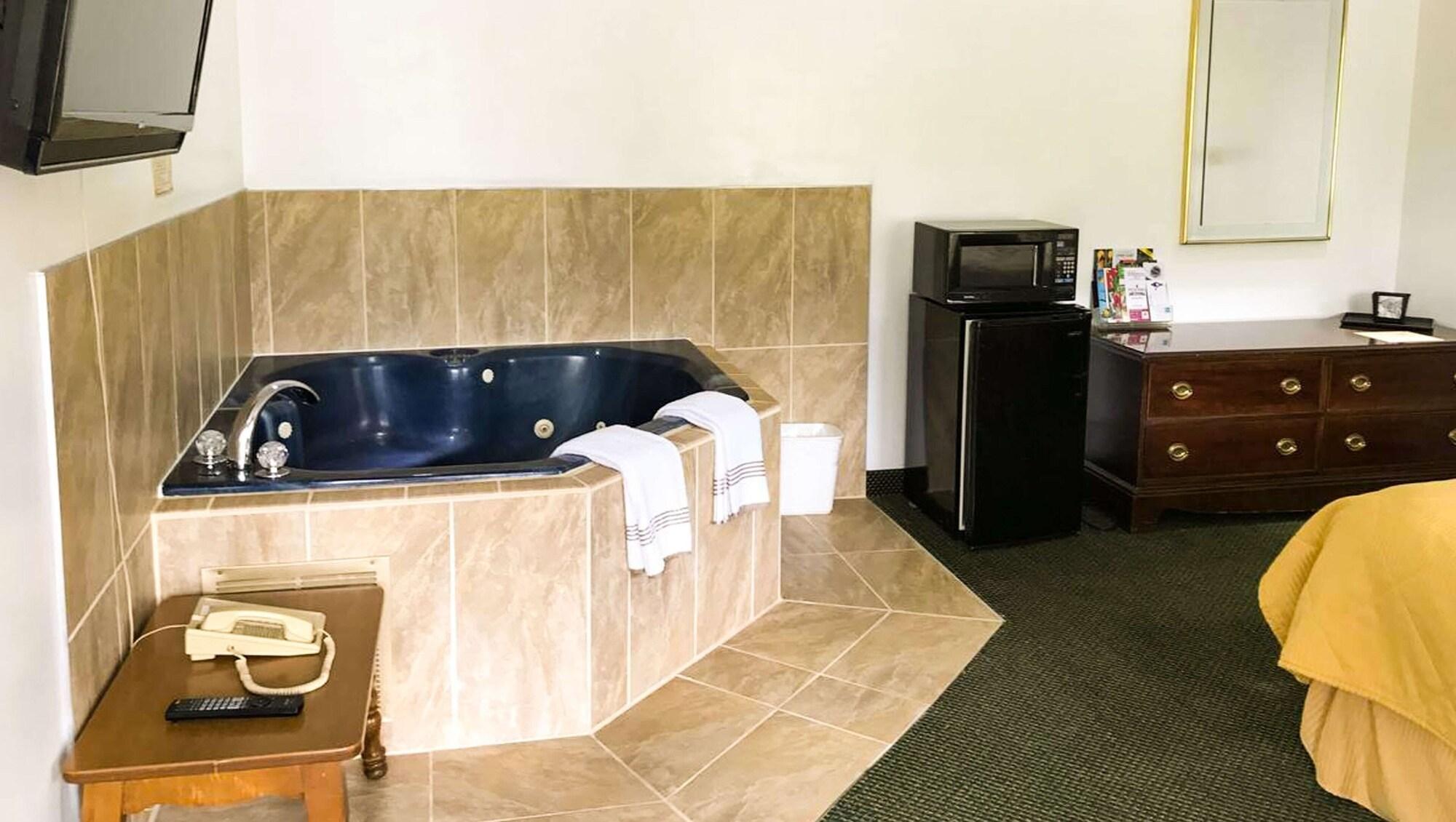 Relax Inn Altoona Bagian luar foto
