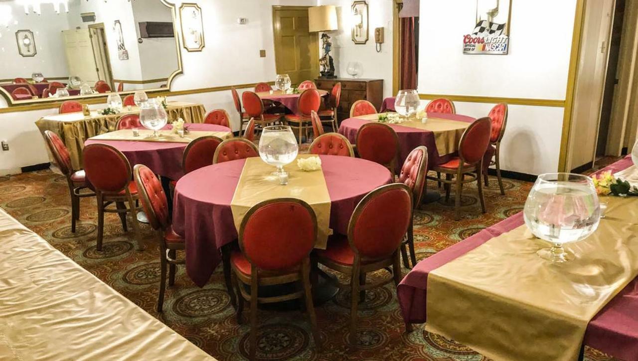 Relax Inn Altoona Bagian luar foto